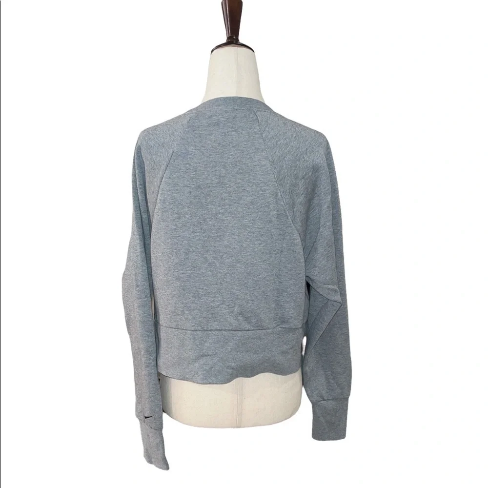 Nike Women’s Gray Sweatshirt